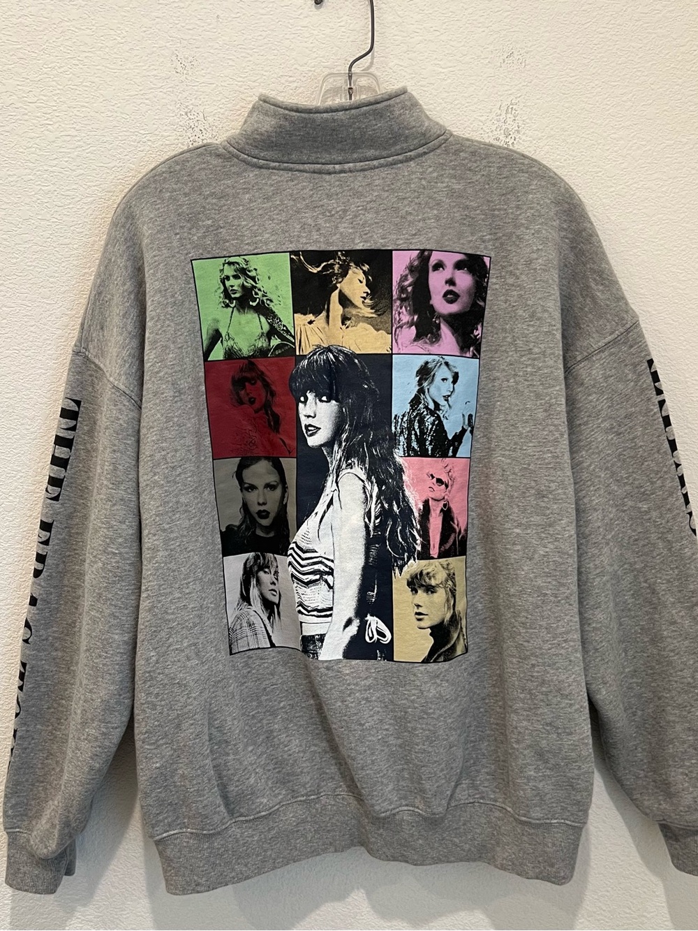 Taylor Swift The Eras Tour Quarter Zip Sweatshirt Gray Fleece Pullover Size M